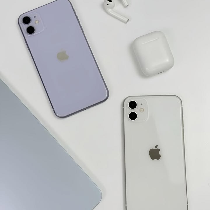 iPhone 11 màu trắng và tím tại Quan Apple Nam Phước