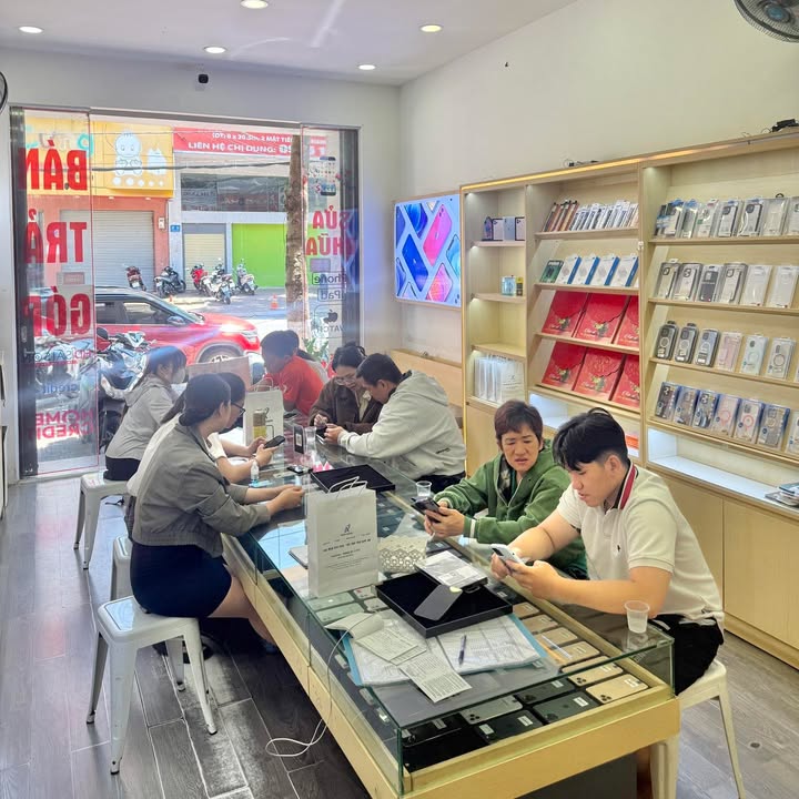 iPhone 15 màu hồng tại Quan Apple Pleiku