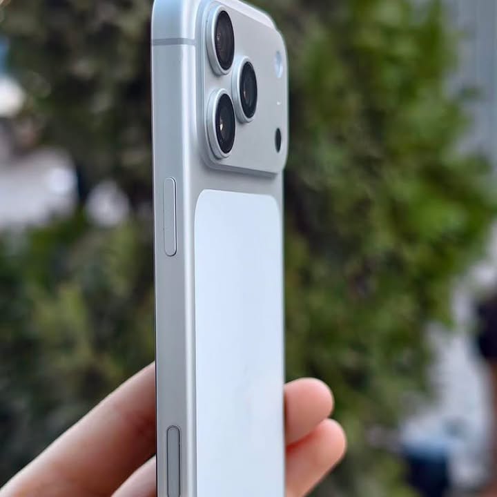 iPhone 17 Pro Max thực tế tại Quan Apple Pleiku