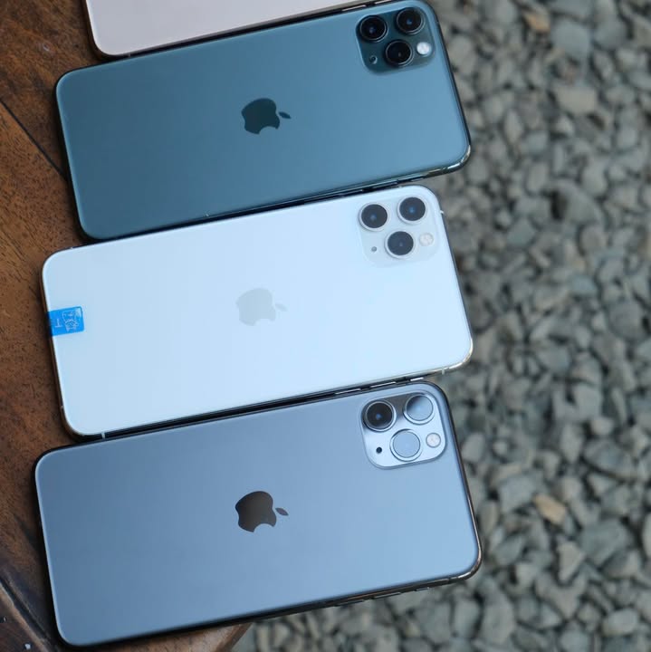 Quầy trưng bày iPhone tại Quan Apple Nam Phước